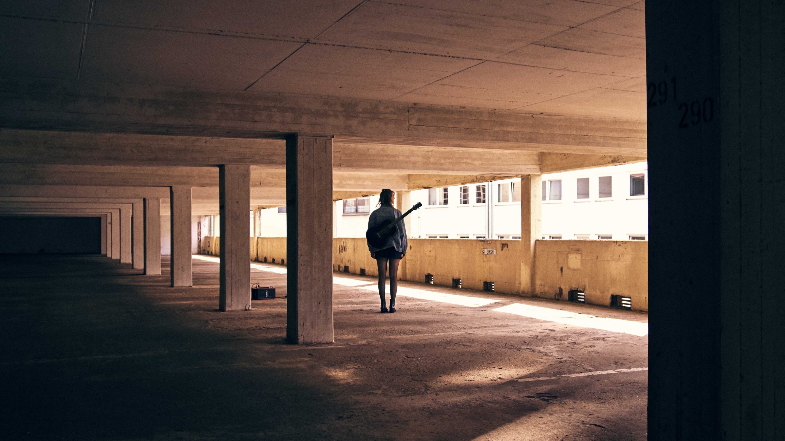 230602_Hannah_Parkhaus-Portraits_08